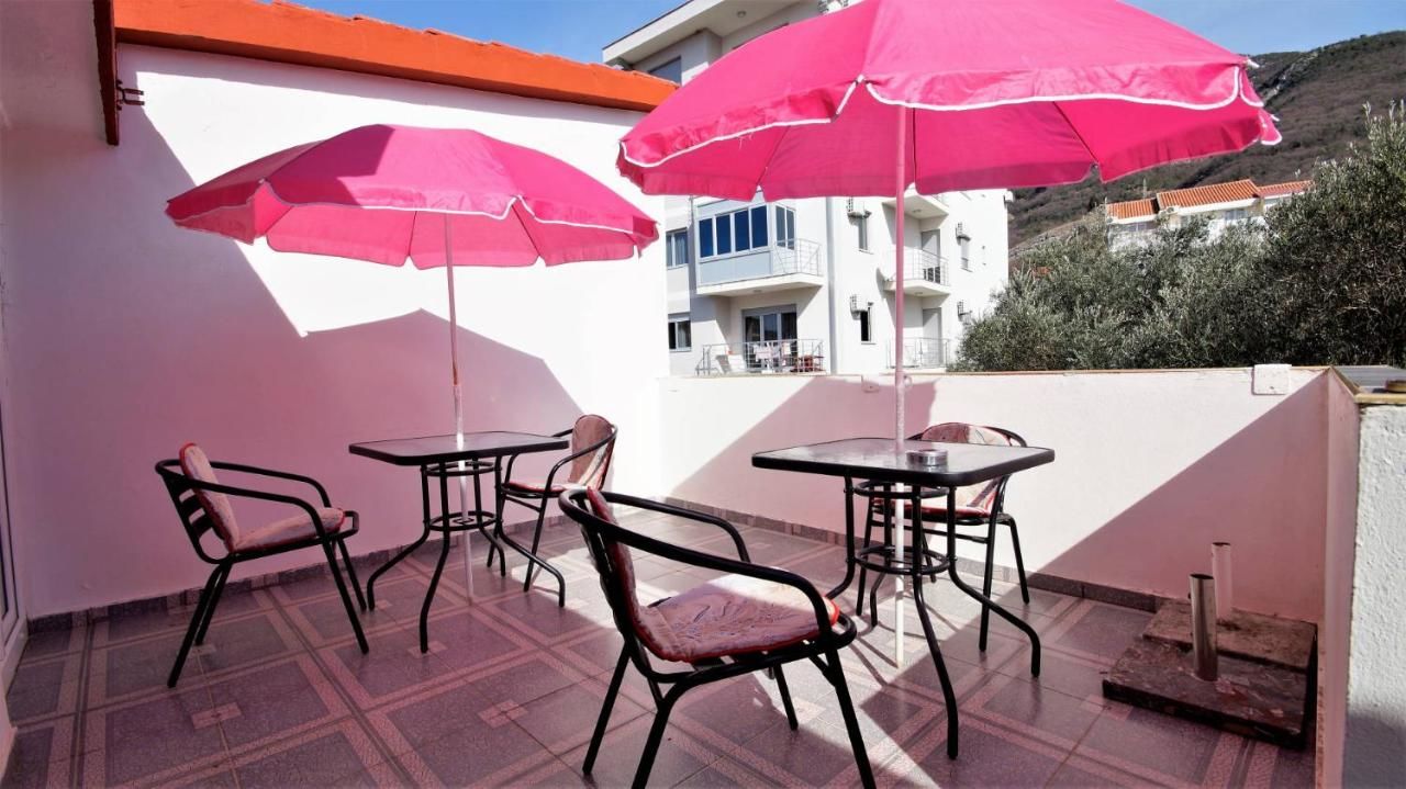 Гостевой дом Rooms and Apartments Rosa Бечичи-11