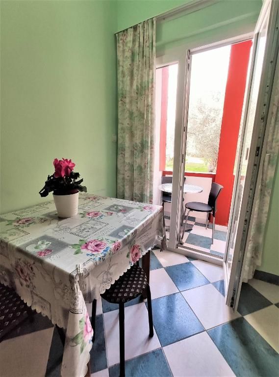 Гостевой дом Rooms and Apartments Rosa Бечичи