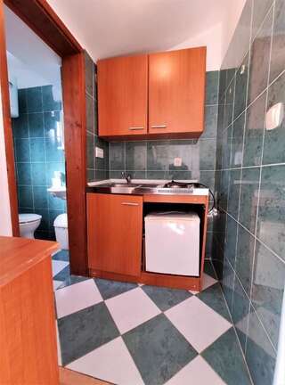 Гостевой дом Rooms and Apartments Rosa Бечичи Люкс, вид на сад-8