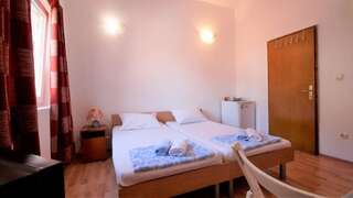 Гостевой дом Rooms and Apartments Rosa Бечичи Бюджетный двухместный номер с 1 кроватью-3
