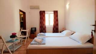 Гостевой дом Rooms and Apartments Rosa Бечичи Бюджетный двухместный номер с 1 кроватью-9