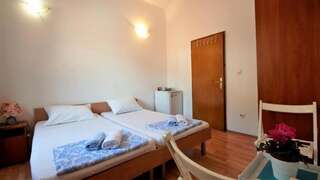 Гостевой дом Rooms and Apartments Rosa Бечичи Бюджетный двухместный номер с 1 кроватью-11