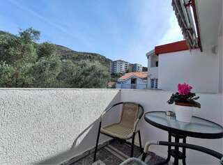 Гостевой дом Rooms and Apartments Rosa Бечичи Трехместный номер-2