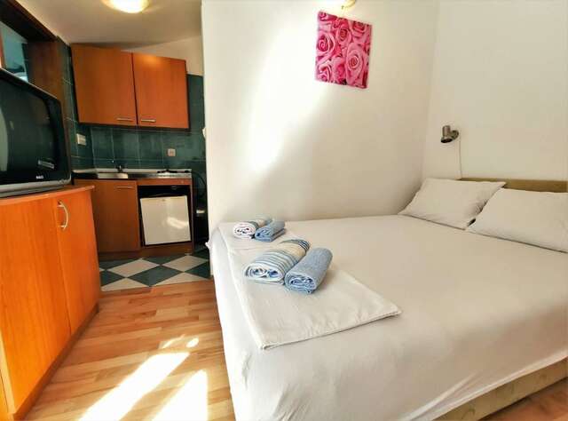 Гостевой дом Rooms and Apartments Rosa Бечичи-33